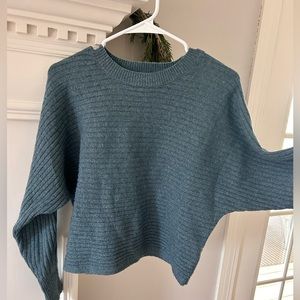 Super cute grayish blue sweater💙